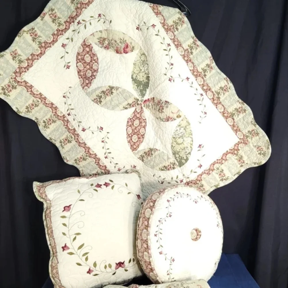 2 Quilted Floral Shams and 2 Throw Pillows